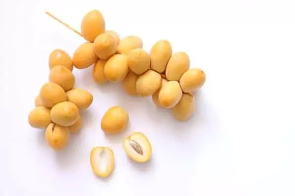 YELLOW DATES 1KG