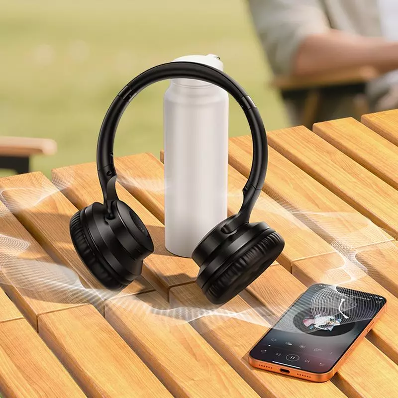W71 Cool Sound BT Headphones